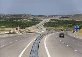 مدیرکل راهداری و حمل و نقل جاده ای استان کرمانشاه خبرداد: ۱۲۴ کیلومتر از جاده‌های کرمانشاه مجهز به ۳۵۰۰ شعله روشنایی است