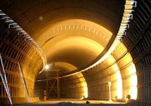 تونل البرز به عنوان طولانی‌ترین تونل راهی و آزادراهی کشور، زیر عبور می‌رود