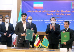 امضای تفاهم‌نامه همکاری‌های مشترک ریلی با آزاد آتامرادوف رئیس آژانس راه‌آهن ترکمنستان
