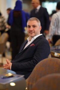 امیرحسینمومنی